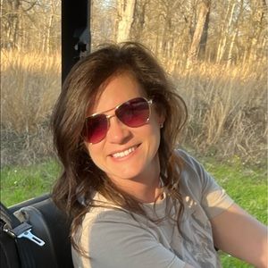 Meet your Posher, April